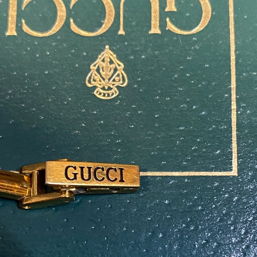Gucci Women's Pink and Gold Watch with Colorful Bezels - Picture 6 of 8